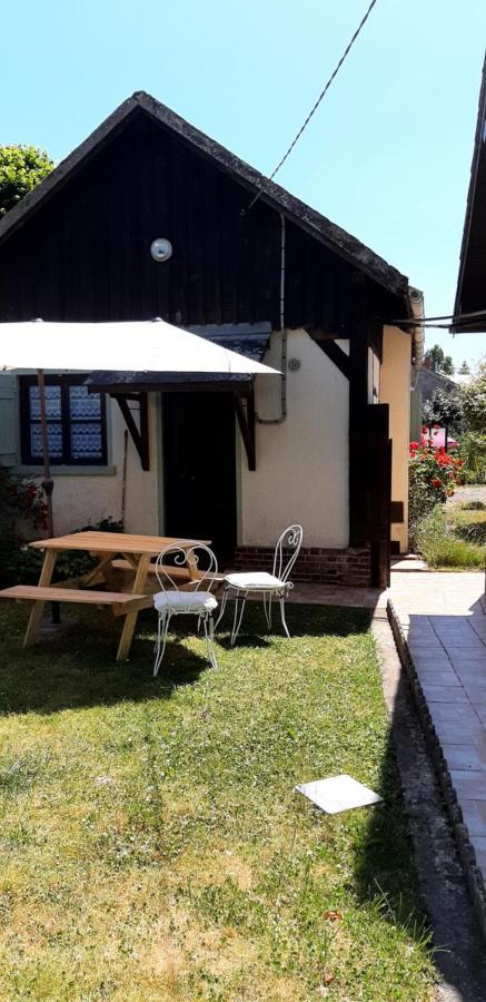 Chez Josie, Gîte et jardin privé, indépendant, calme, parking gratuit, Francheville  Esterno foto