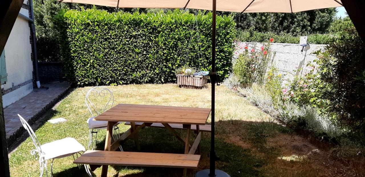 Chez Josie, Gîte et jardin privé, indépendant, calme, parking gratuit, Francheville  Esterno foto