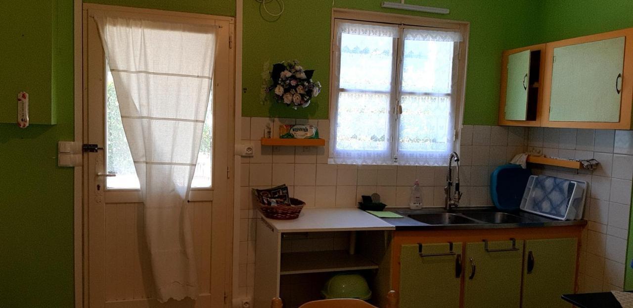 Chez Josie, Gîte et jardin privé, indépendant, calme, parking gratuit, Francheville  Esterno foto